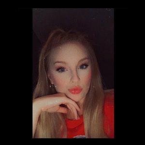Meet your Posher, Jillian